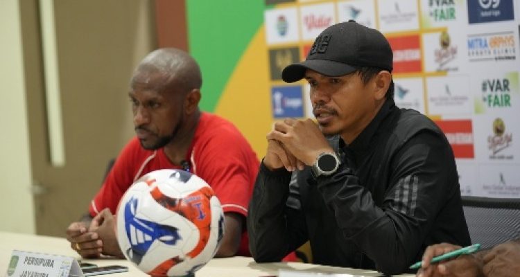 Persipura Jayapura Siap Tempur Hadapi Kendal Tornado FC, Ricardo Salampessy Optimistis Raih Poin Penuh di Stadion Lukas Enembe