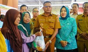 Wali Kota Prabumulih Hadiri Operasi Pasar Murah di Desa Rambang Senuling