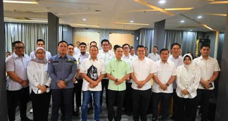Pendampingan Pengamanan Tuntas, Kajari Resmi Serahkan Dokumen Proyek Strategis ke Walikota Palembang