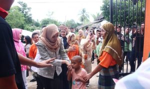 Sentuhan Kemanusiaan: Staf ahli PKK Palembang Serahkan Bantuan ke Yayasan Bagus Mandiri Insani