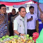 Pasar Murah Pemkot Palembang Diserbu Warga, Ratu Dewa: Selisih Harga Lumayan Jauh