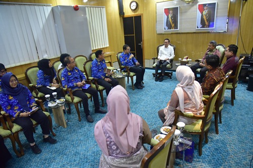 Hangatnya Momen Bunda PAUD Bercengkrama dan Membagikan KIA di TK Kemala Bhayangkari 01