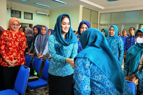 TP-PKK Palembang Gencar Tekan Stunting, Bagikan PMT di Kecamatan Seberang Ulu 2