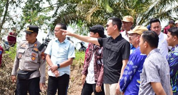 Bupati OKI Blusukan Cek Lahan Cetak Sawah dan Pembangunan Jalan