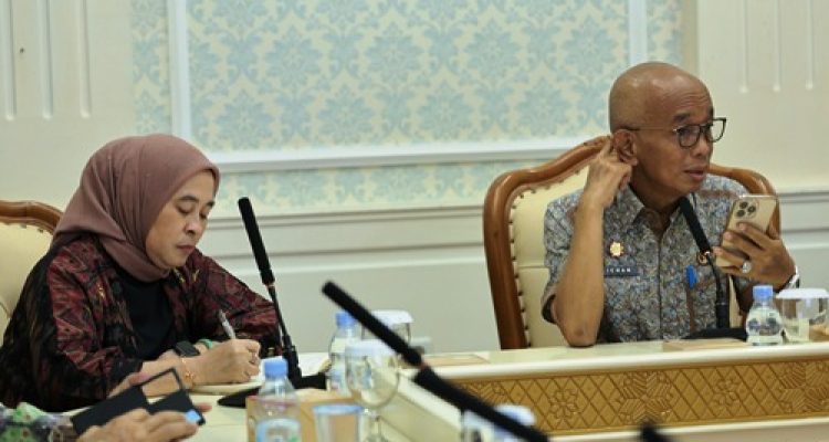 Ketua TP PKK Palembang Masuk Nominasi DPD Award 2025 Bidang Ekonomi Kreatif: Kampanye UMKM Naik Kelas Jadi Sorotan Nasional
