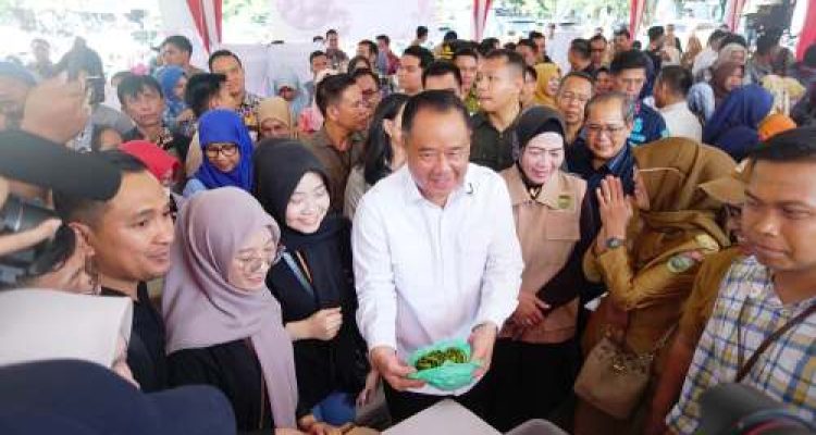 Wagub Cik Ujang Buka Operasi Pasar Murah, Tegaskan Komitmen Pemerintah Kendalikan Harga Pangan
