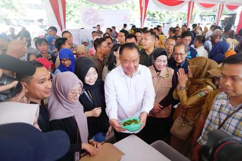 Wagub Cik Ujang Buka Operasi Pasar Murah, Tegaskan Komitmen Pemerintah Kendalikan Harga Pangan