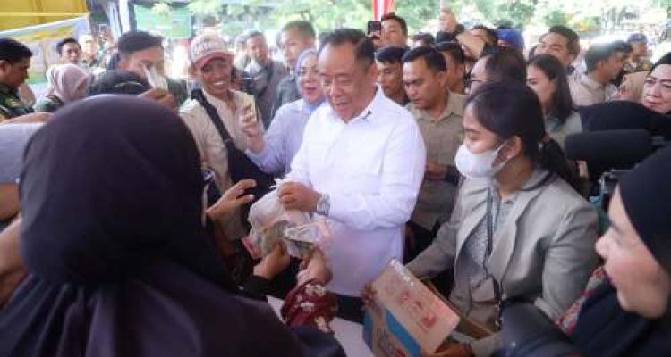 Wagub Cik Ujang Buka Operasi Pasar Murah, Tegaskan Komitmen Pemerintah Kendalikan Harga Pangan