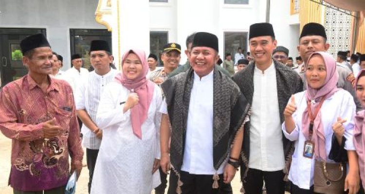 Herman Deru Ajak Masyarakat Desa Gading Raja OKI, Jadikan Maulid Nabi sebagai Momentum Meneladani Rasulullah