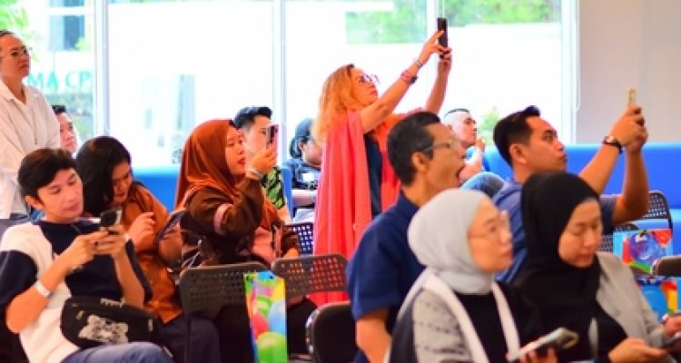 Kolaborasi TikTok: Dorong Potensi Ekonomi & Penghasilan Digital. Foto : viralsumsel.com