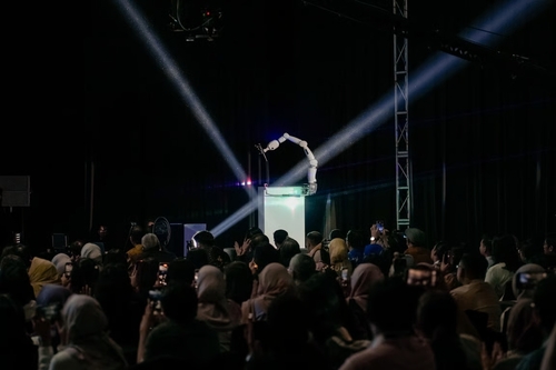 Tonggak Sejarah Medis Tanah Air: Robot Bedah Otak Pertama di Indonesia Hadir di Siloam Hospitals. Foto : viralsumsel.com