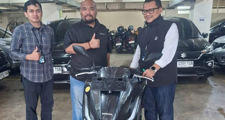 Apresiasi Loyalitas Korporasi, BRI Branch Office Kalimalang Region 6/Jakarta 1 Serahkan Hadiah Eksklusif kepada Nasabah Qlola PT. Ardhya Bumi Persada. Foto: viralsumsel.com