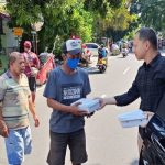 BRI Branch Office Rawamangun Gelar Kegiatan “Jumat Berkah” dengan Membagikan Makanan untuk Masyarakat Sekitar. Foto: viralsumsel.com