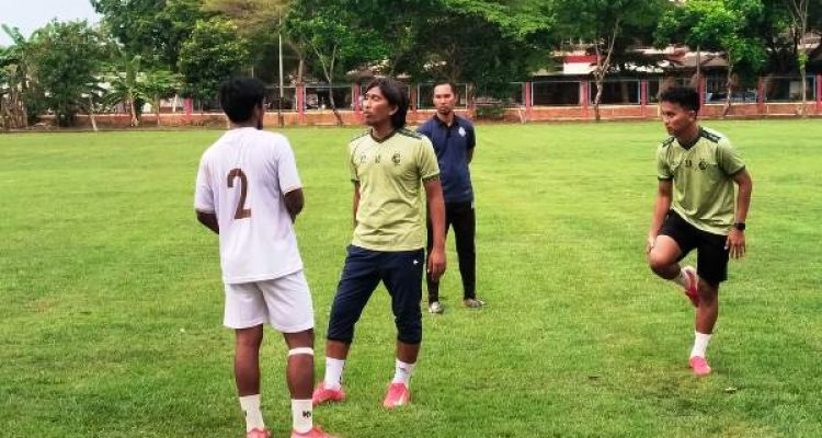 Budi Sudarsono Fokus Benahi Lini Serang Sriwijaya FC Jelang Hadapi Bekasi City
