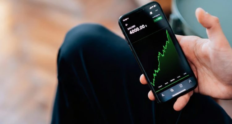 Harga emas (XAUUSD) stabil ditengah kekhawatiran shutdown AS. Foto: viralsumsel.com
