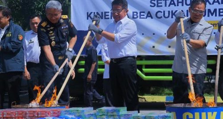 Bea Cukai Musnahkan Barang Ilegal Rp19 Miliar, Gubernur Herman Deru Apresiasi Kolaborasi Aparat