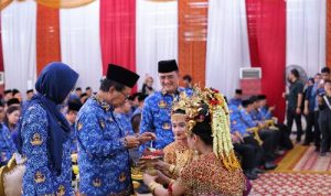 Rapat Kordinasi Nasional (Rakornas) KORPRI ke XVII dibuka oleh Kepala Badan Kepegawaian Nasional (BKN) sekaligus Ketua Umum Pengurus Korpri Nasional Prof. Zudan Arif Fakrulloh SH, MH, di rumah dinas Gubernur Sumatera Selatan Griya Agung Palembang, Sabtu (4/10/2025). Dengan mengusung Korpri Solid Mewujudkan Asta Cita, diharapkan khususnya ASN di sumsel ini bisa solid dan bekerja dengan semangat. Hadir dalam rakernas ini, antara lain, Wakil Menteri Dalam Negeri Bima Arya, Wakil Kepala BKN Haryomo Dwi Putranto dan Gubernur Sumsel Herman Deru serta seluruh Sekertaris Daerah se-kabupaten/kota di Indonesia.