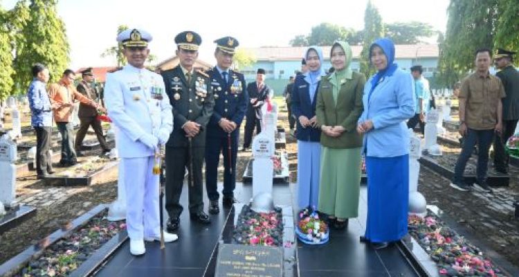 Komandan Lanud SMH Bersama Pangdam II/Swj dan Danlanal Palembang Gelar Ziarah Nasional Peringati HUT ke-80 TNI