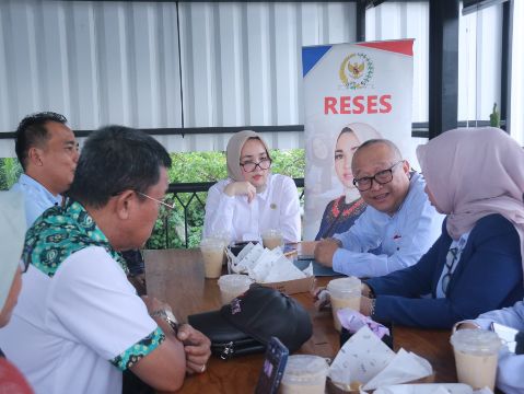 Anggota DPD RI Hj. Eva Susanti Serap Aspirasi Nelayan Sumsel: Dorong Perlindungan dan Kemudahan Perizinan Kapal Tangkap Anggota DPD RI Hj. Eva Susanti Serap Aspirasi Nelayan Sumsel: Dorong Perlindungan dan Kemudahan Perizinan Kapal Tangkap