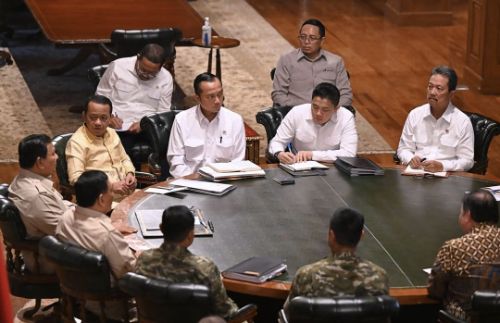 Prabowo Kritik Mobil Dinas Rp8 Miliar, Soroti Efisiensi Anggaran
