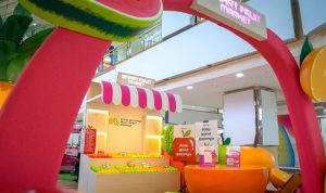 Infinix Hadirkan Pengalaman Unik Memilih Smartphone Lewat Pop-Up Store Imersif, “SMART Fruit Market” Foto: viralsumsel.com