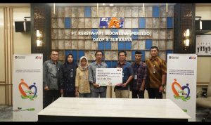 KAI Daop 8 Surabaya Wujudkan Kepedulian Sosial Lewat Bantuan Renovasi Musala & Resik-Resik Masjid. Foto: Viralsumsel.com