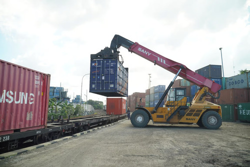 KAI Logistik Wujudkan Komitmen Green Logistics. Foto : viralsumsel.com KAI Logistik Wujudkan Komitmen Green Logistics. Foto : viralsumsel.com