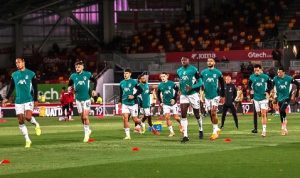 Liverpool-vs-Brentford Liverpool Terpuruk, Tumbang 2-3 dari Brentford dan Catat Empat Kekalahan Beruntun di Liga Inggris