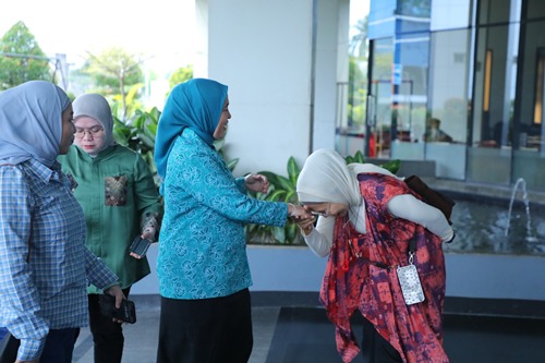 Jambore PKK Sumsel 2025: Dewi Sastrani Ajak Kader Perkuat Peran Keluarga dan Kolaborasi Menuju Indonesia Emas 2045