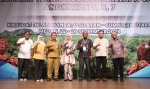 Holding Perkebunan Nusantara Dorong Sawit Rakyat Produktif, PT RPN Latih 99 Pekebun Labusel. Foto: viralsumsel.com