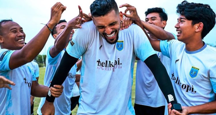 Tanpa Viscarra dan Bustos, Mampukah Persela Redam Super Elang Jawa?