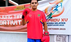 Petinju Muara Enim Deni Alha Fiqri Melangkah ke Semifinal PORPROV XV Sumsel 2025