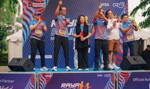 Ribuan Pelari Memeriahkan Raya Run Surabaya. Foto: viralsumsel.com Ribuan Pelari Memeriahkan Raya Run Surabaya. Foto: viralsumsel.com