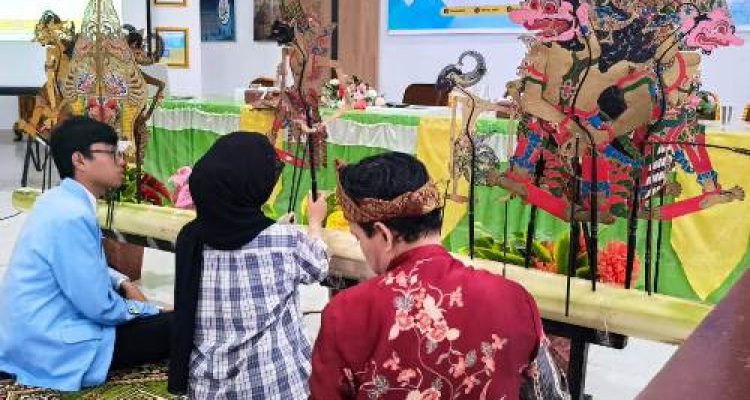 Wayang Palembang Hidup di Kampus! Fakultas Adab & Humaniora UIN Raden Fatah Dorong Mahasiswa Jadi Wirausahawan Kreatif
