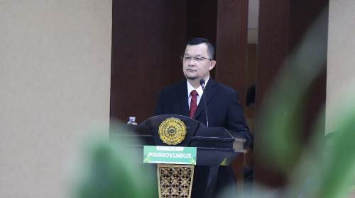 Mantan Presiden Sriwijaya FC Ini Resmi Doktor, Disertasinya Jadi Rujukan Nasional Bidang Olahraga!