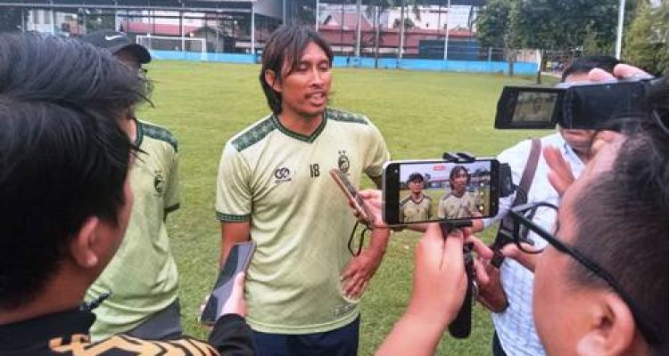 Pelatih Sriwijaya FC Budi Sudarsono Akui Belum Bisa Persembahkan Kemenangan di Hari Jadi Klub ke-21