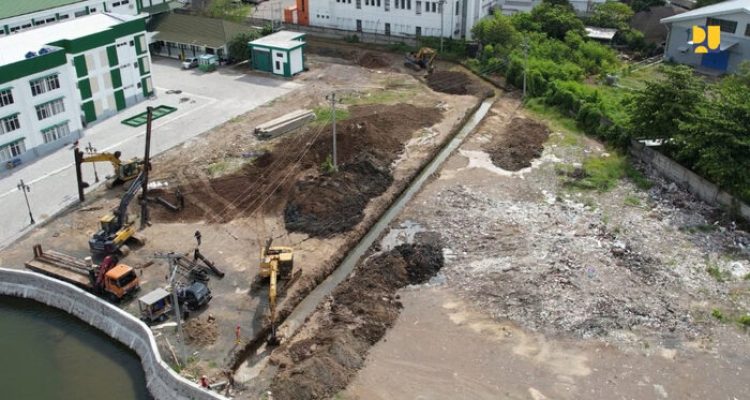 Tangani Banjir Kaligawe-Sayung, Kementerian PU Bangun Sodetan Darurat Sepanjang 227 Meter dan Tambah Kapasitas Pompa. Foto: viralsumsel.com