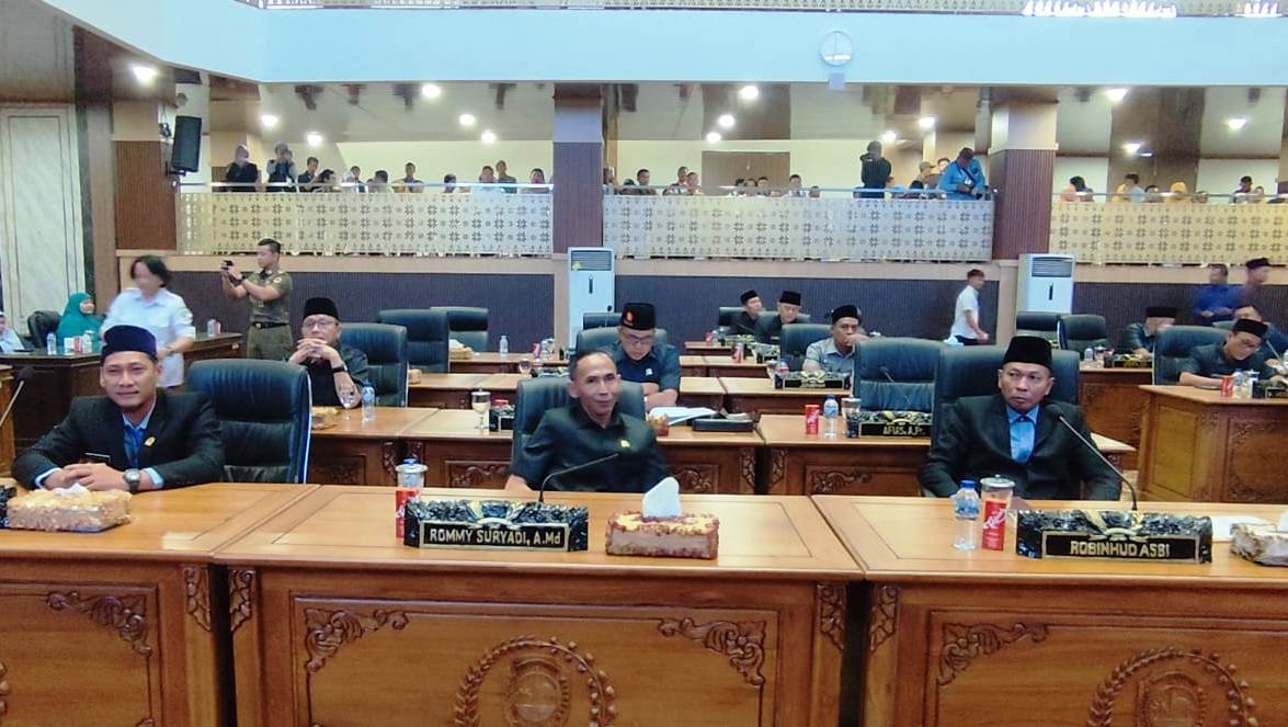 Rapat Paripurna Ke-14 DPRD PALI Bahas Pandangan Fraksi-Fraksi Terhadap Raperda APBD Tahun Anggaran 2026