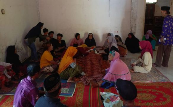 Geger di Lubuk Linggau, Pria Ditemukan Tewas Gantung Diri di Pohon Cokelat Geger di Lubuk Linggau, Pria Ditemukan Tewas Gantung Diri di Pohon Cokelat