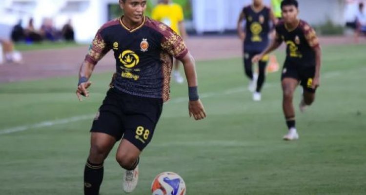 riwijaya FC Tertinggal 0-1 dari Adhyaksa FC di Babak Pertama