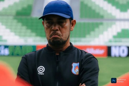 Nilmaizar Dinobatkan Sebagai Coach of The Week Pekan ke-9 Pegadaian Championship 2025/26