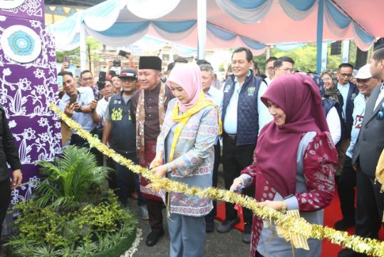 Gubernur Herman Deru Buka Gebyar UMKM dan Job Fair Membara 2025 di Muara Enim