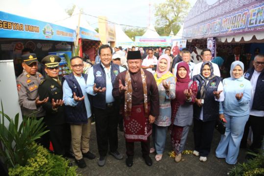 Gubernur Herman Deru Buka Gebyar UMKM dan Job Fair Membara 2025 di Muara Enim