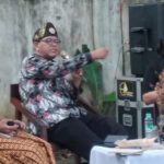 Suasana Diskusi Sastra untuk Komunitas dalam kegiatan Museum Keliling yang digelar Dinas Kebudayaan Kota Palembang, Kamis (20/11/2025) sore di Rumah Sintas di Jalan Jambu depan Masjid Maghfiroh, Palembang.