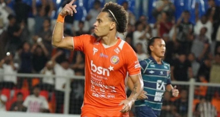 Persiraja Raih Kemenangan Tipis atas Persekat Lewat Penalti Gillespie