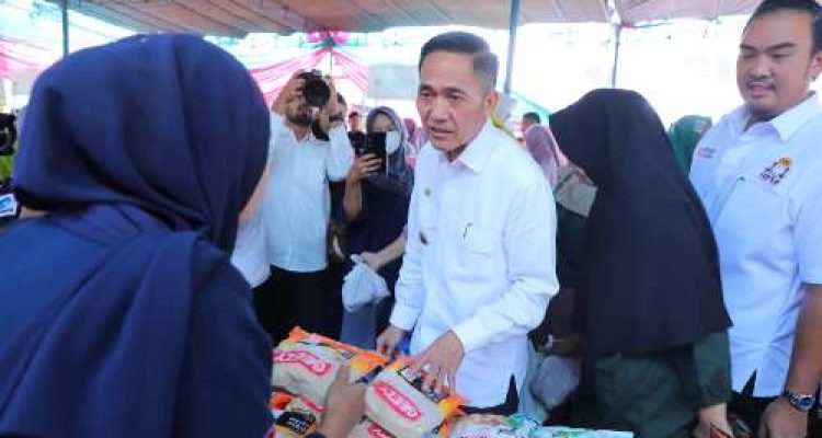 Pemkot Palembang dan HIPMI Gelar Pasar Murah, Warga Griya Borang Indah Antusias Borong Kebutuhan Pokok