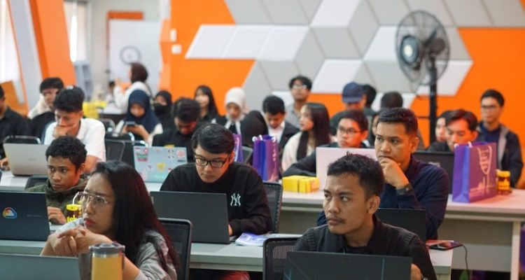 Sertifikasi AI Bertaraf Global untuk 69 Peserta di Makassar. Foto: viralsumsel.com