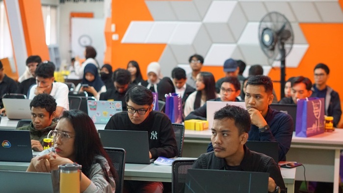 Sertifikasi AI Bertaraf Global untuk 69 Peserta di Makassar. Foto: viralsumsel.com