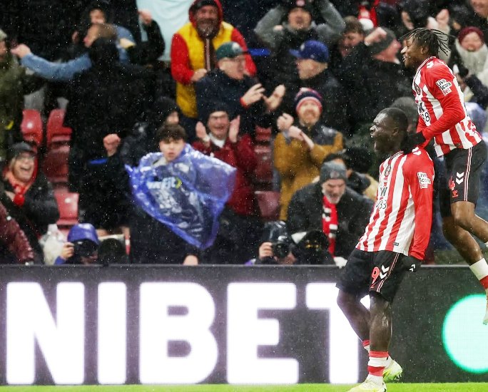 Sunderland Lakukan Remontada Spektakuler, Taklukkan Bournemouth 3-2 dan Naik ke Empat Besar