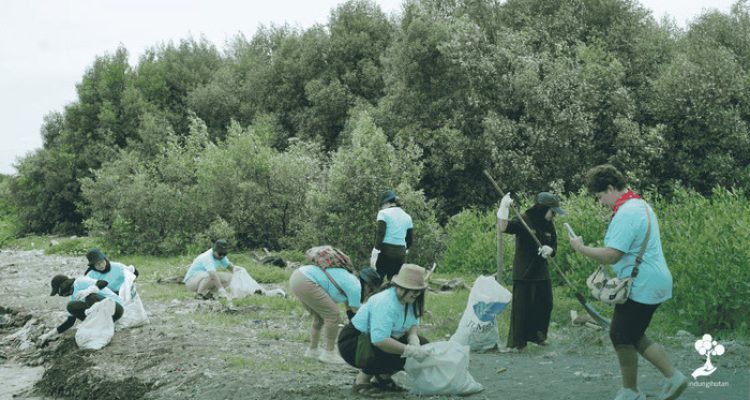 Tidak Hanya Menanam Pohon, LindungiHutan Juga Tawarkan Pemberdayaan Masyarakat Pesisir. Foto: viralsumsel.com